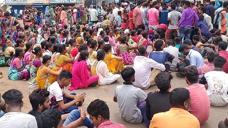 controversy started in Piranwadi statue of Sangolli Rayanna finally came light on Friday