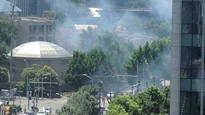 Blast near US embassies in China
