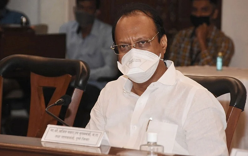 अजित पवार पुन्हा कडाडले, 'हलगर्जीपणा खपवून घेतला जाणार नाही'