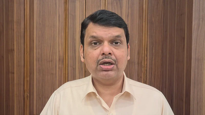 राष्ट्रीय आरोग्य मिशनमधील नियुक्त्यांच्या नावाखाली 400 कोटींचा गैरव्यवहार; चौकशीसाठी फडणवीसांचं ठाकरेंना पत्र