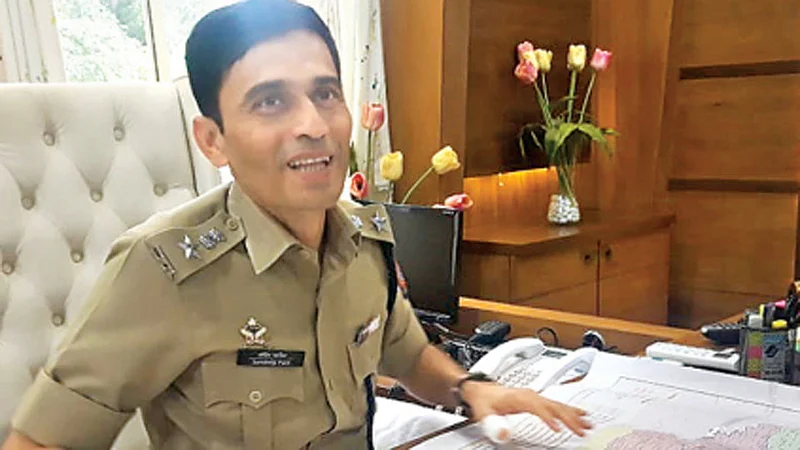 पोलिस अधीक्षक संदीप पाटलांची धडक कारवाई; तीन पोलिस बडतर्फ