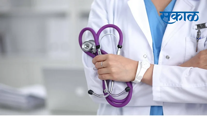 doctor and employees not present at health center even in corona time in yavatmal }