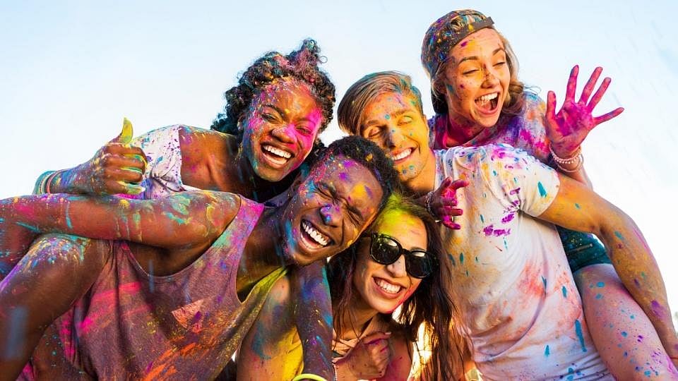 easy and effective expert tips to remove holi colours naturally 
