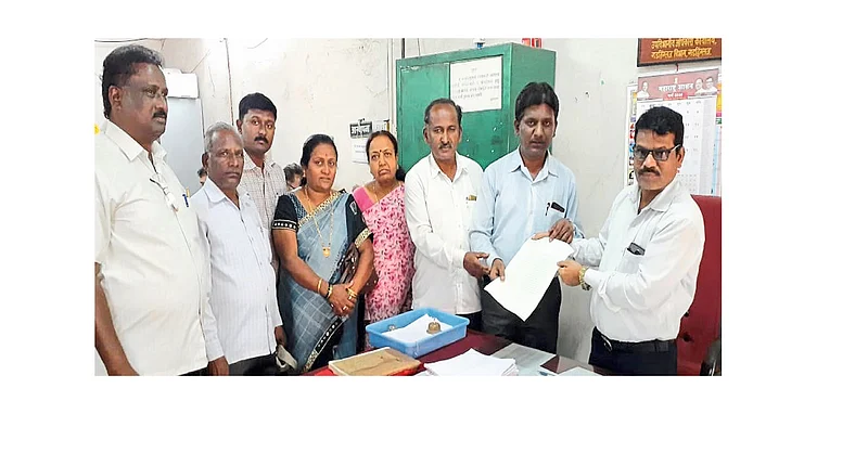 Social Organizations Demand, Stop The Forced Debt Collection Kolhapur Marathi News