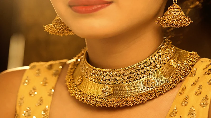gold jwelery.jpg