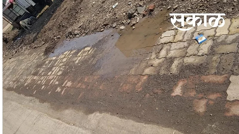 Akola Marathi News Work of Paver Block at Hivarkhed is of very poor quality, need for high level inquiry