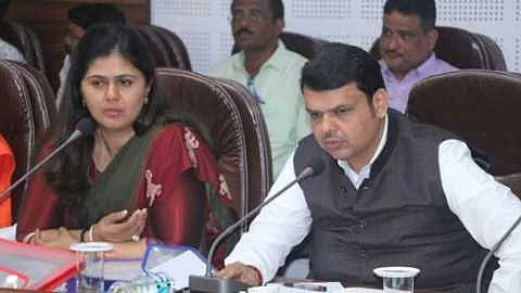 Devendra Fadnavis clarifies about pankaja munde in TV interview