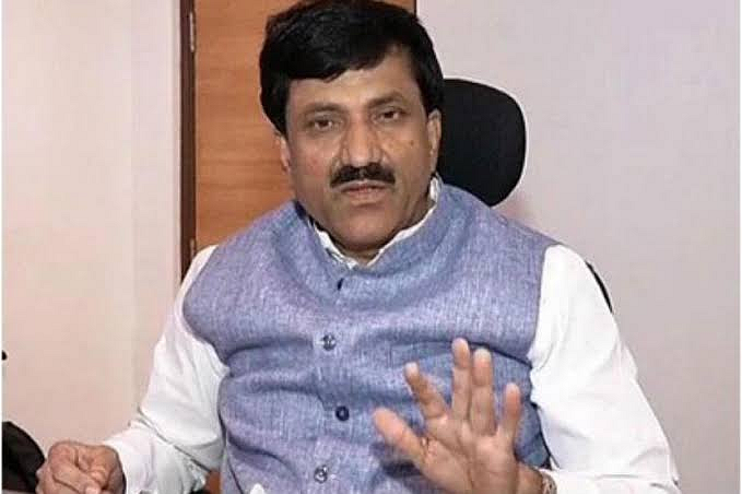 हिरोईन या शब्दाचा अर्थ डॅशिंग आणि कर्तबगार होतो बबनराव लोणीकर यांची सारवासारव