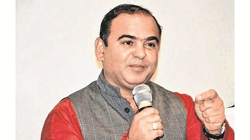 निधी देणार नसाल तर ‘स्थगित’ही करू नका