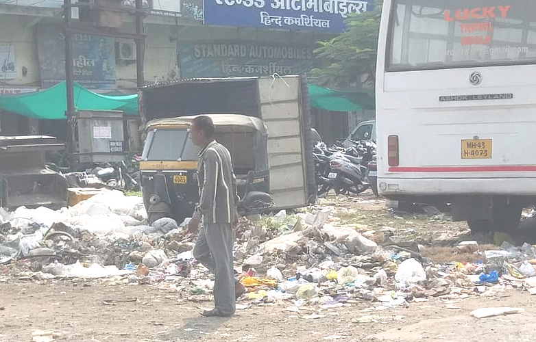 Akola News: Plastic ban, but plastic in the garbage, piles in places