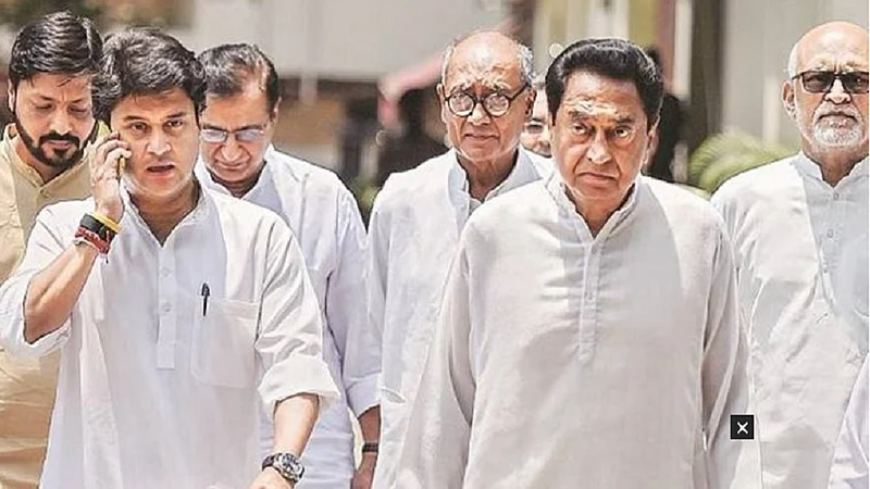 jyotiraditya scindia resigns from congress impact digvijay singh kamalnath