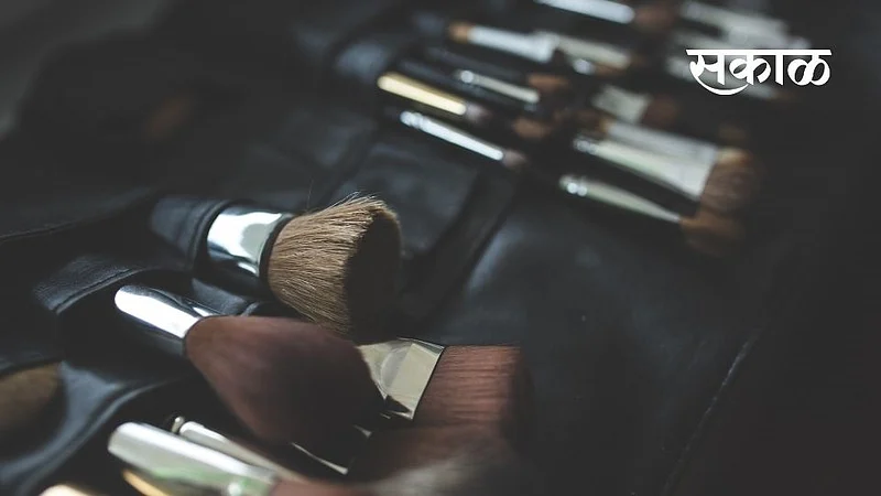 know How to do perfect makeup even in summer Marathi article}