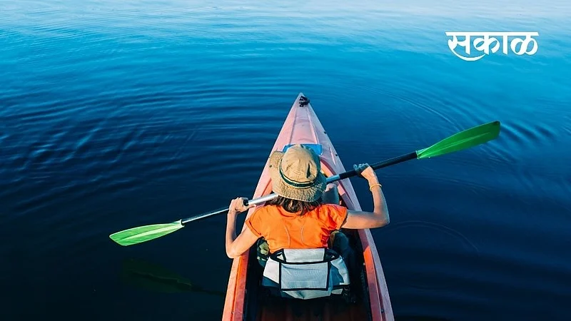 know the which beach in Goa is perfect for kayaking Marathi article}