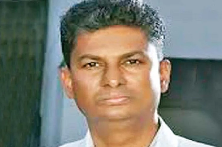 Pradesh Congress Working President MLA Satish Jarkiholi criticize to Deputy Chief Minister Laxman Savadi
