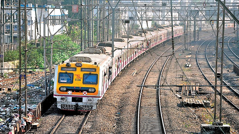 पश्चिम रेल्वेचा प्रवास आता अधिक वेगवान; खार ते वांद्रे दरम्यान पूर्ण झाले महत्वाचे काम...
