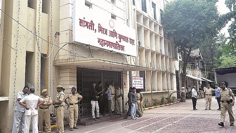 BJP splits over solid waste: Obey leaders' orders regarding general assembly: Mayor