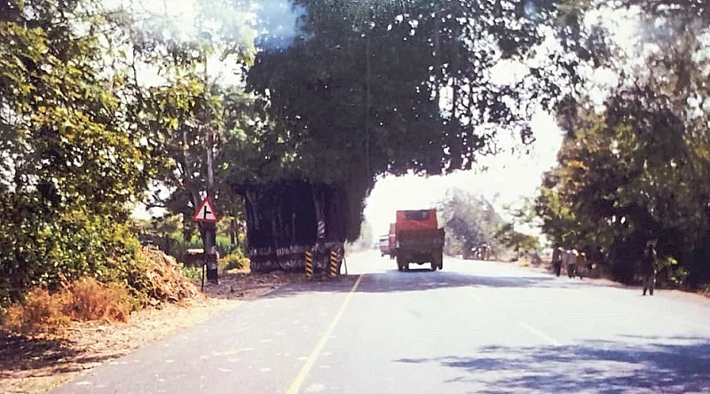 NH 4 is now "Sri Lanka Road": new number - AH47