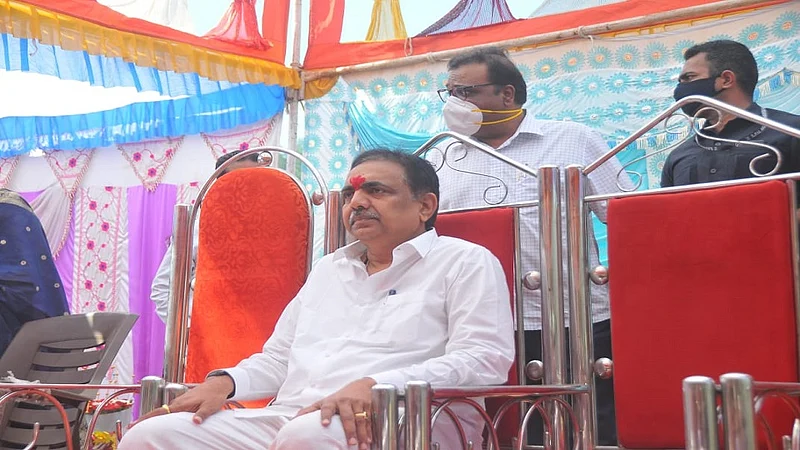patil.jpg