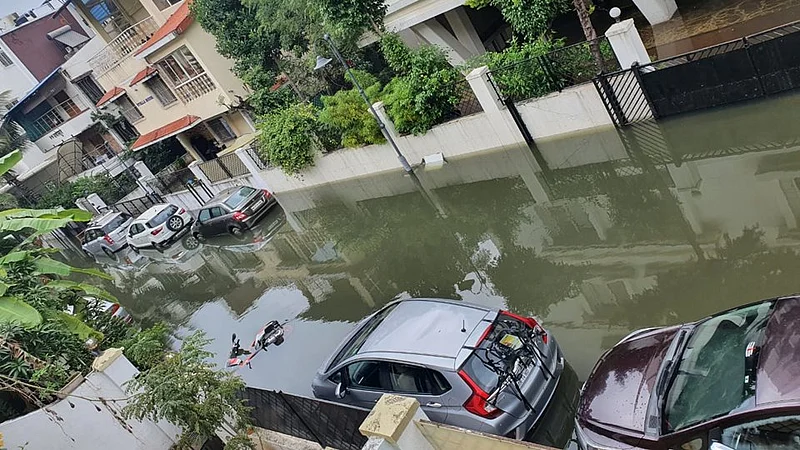 #PuneRains : पिंपरी-चिंचवडमधील रस्ते पाण्याखाली, घरांमध्येही शिरले पाणी
