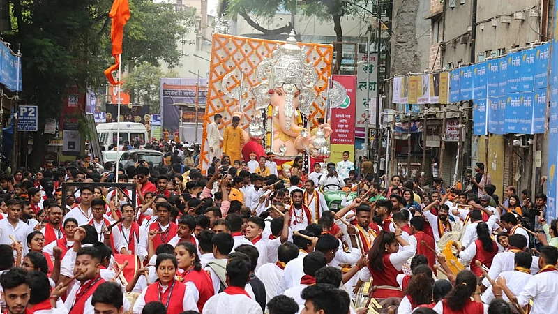 procession of tulshibag ganpati in Ganesh Festival 2019