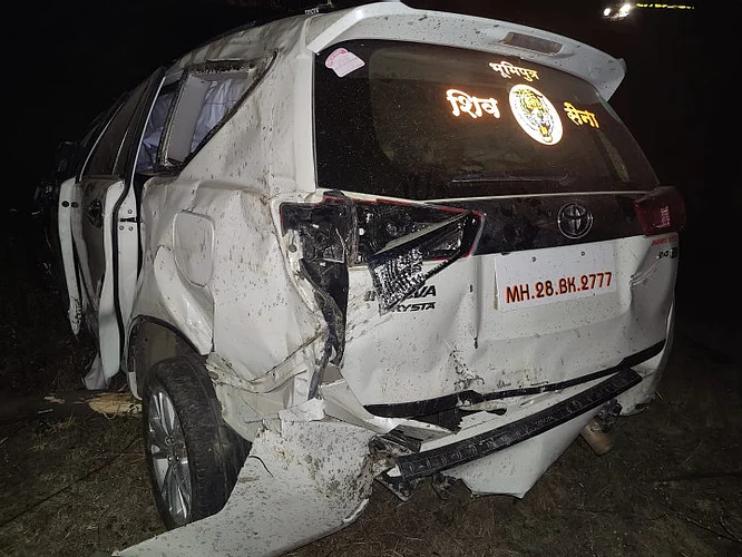 Akola Buldana Marathi News Accident to MLA Sanjay Raimulkars vehicle