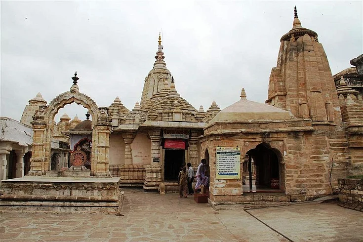 Lets go to Ramtek for tourism The epic Meghdoot was composed by the great poet Kalidasa