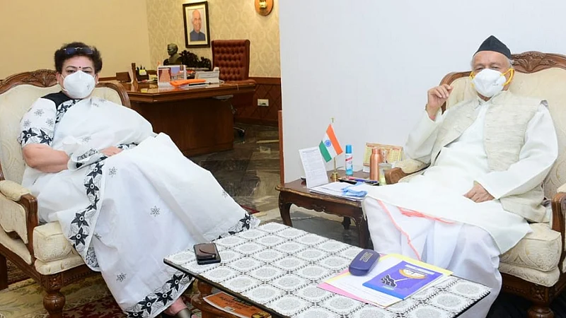 rekha sharma with governor.