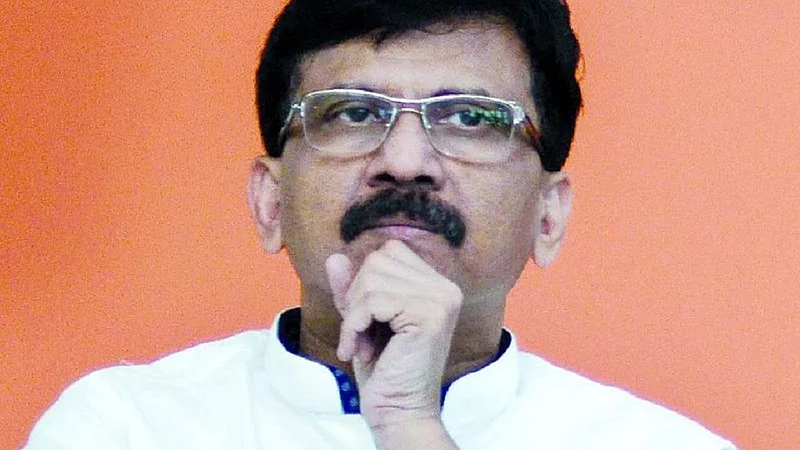 असं काय झालं ? उद्धव ठाकरे का रागावलेत संजय राऊत यांच्यावर..