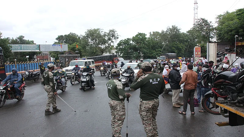 Video : सातारकरांनाे घराबाहेर पडण्यापुर्वी ही बातमी वाचा; अन्यथा तुमच्यावरही हाेऊ शकते कारवाई