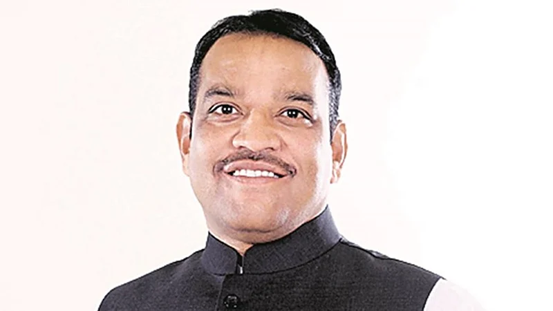 'प्राधिकरणाच्या जमिनीवरील बांधकामे पिंपरी-चिंचवड महापालिकेकडे हस्तांतरित करा'