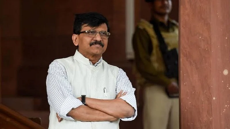 shiv sena mp sanjay raut rollbacks his statement over former pm indira gandhi