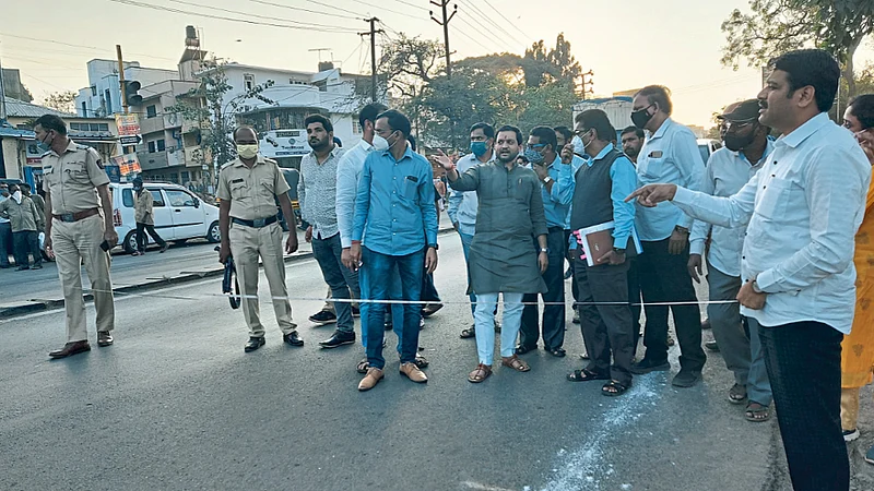 तळेगाव-चाकण रस्त्याच्या दुतर्फा अडीच मीटर विस्तारीकरण;लवकरच कामाला सुरुवात