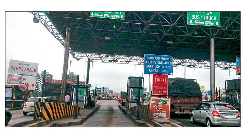 गावी जाणाऱ्या गणेशभक्तांनाे... तुमच्यासाठी टाेलमाफ, अट वाचा
