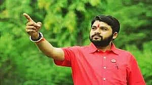 Akola Marathi News Khamgaon - Jalna railway work should start in 2021: Ravikant Tupkar