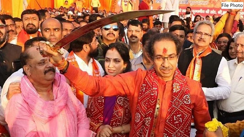 उद्धव ठाकरेंनी केलं मोदींच अभिनंदन, म्हणालेत..