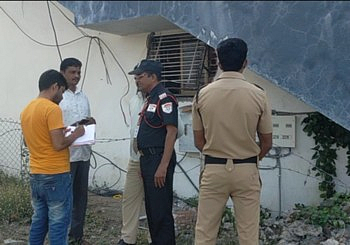 खिडकी तोडून चोरांनी प्रवेश केला; सीसीटीव्ही कॅमेरा तोडले, तरी बँकेची तिजोरी सुरक्षीत !