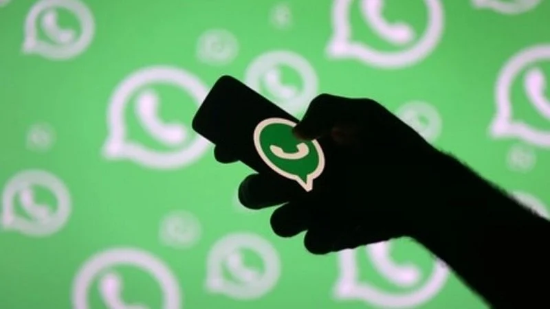 आधी ऐका मग पाठवा व्हॉइस मेसेज; WhatsApp ने आणलंय नवं फिचर