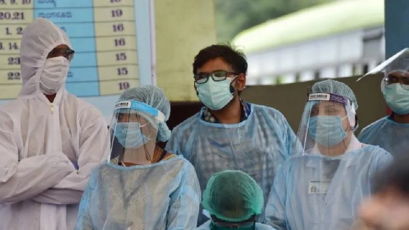 मुंबईत 'अच्छे दिन'! ऍक्टीव्ह कोरोना रूग्णांची संख्या 29 टक्क्यांनी घटली
