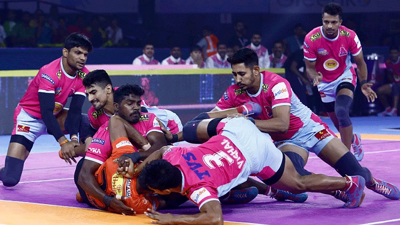 Pro Kabaddi : अभिषेक बच्चनच्या जयपूर संघाचा मुंबईविरुद्ध एकतर्फी विजय