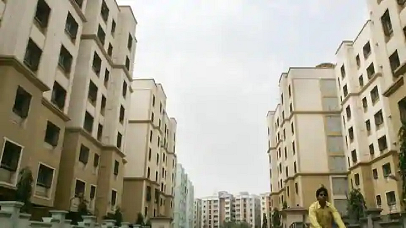 मुंबईत घर खरेदी करणाऱ्यांसाठी आनंदाची बातमी; नवीन गृहनिर्माण धोरण आणणार