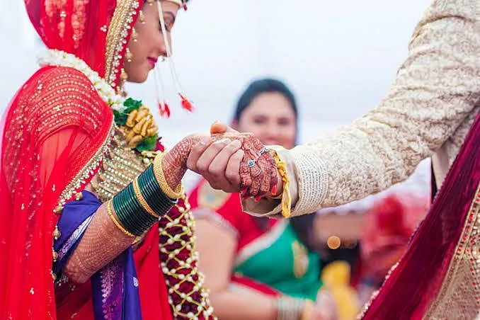 The construction workers are not married