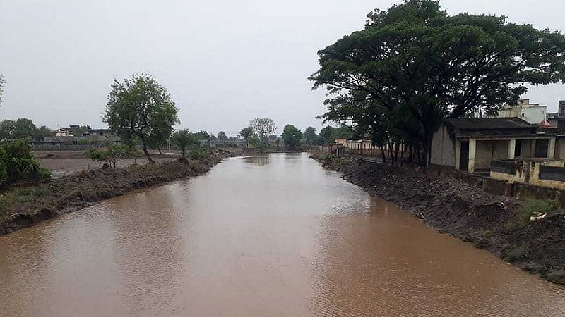 भोकरदन: जुई नदीला आलेला पूर.