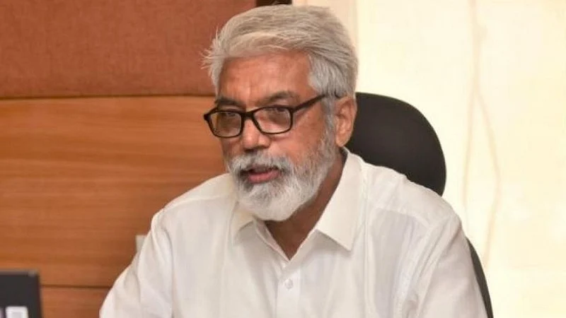 Agriculture Minister Bhuse warn hospitals In Nashik Marathi News