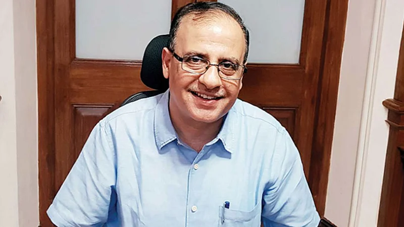 मुख्यमंत्री ठाकरेंच्या सल्लागारावर आयकर विभागची नजर