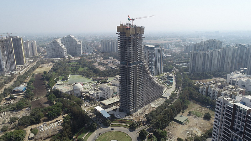 Amanora-Building