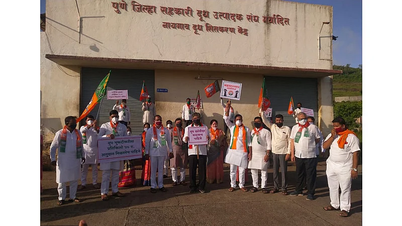 An agitation Maval due to no milk price hike by Chandrakant Patil