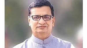 Congress's struggle against the central government
