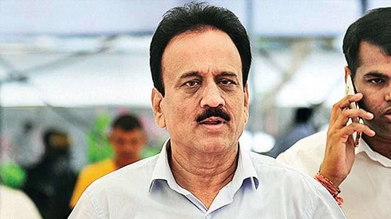 GIRISH MAHAJAN1.jpg