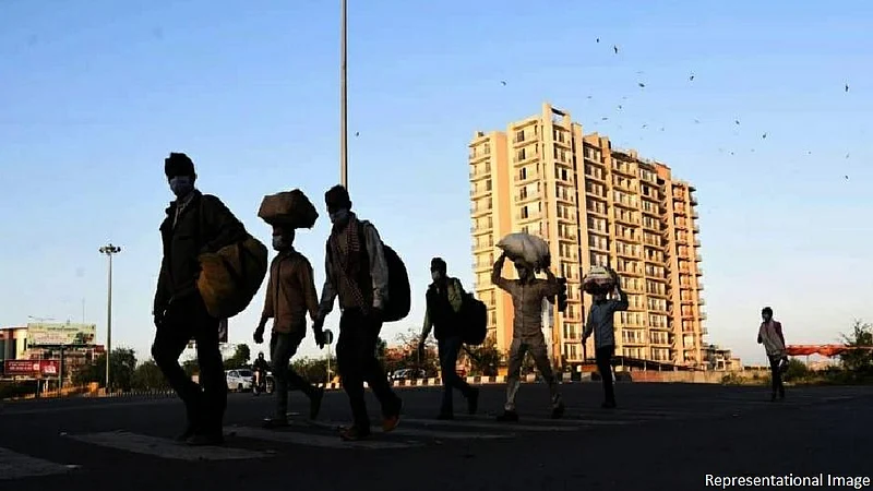 "गुजरात राज्य सरकार त्यांच्याच मजुरांना राज्यात घेण्यास नकार देतंय"