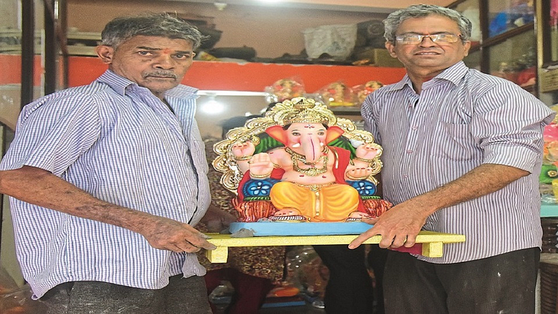 अलिबाग : गणरायाचे जल्लोषात आगमन झाले.